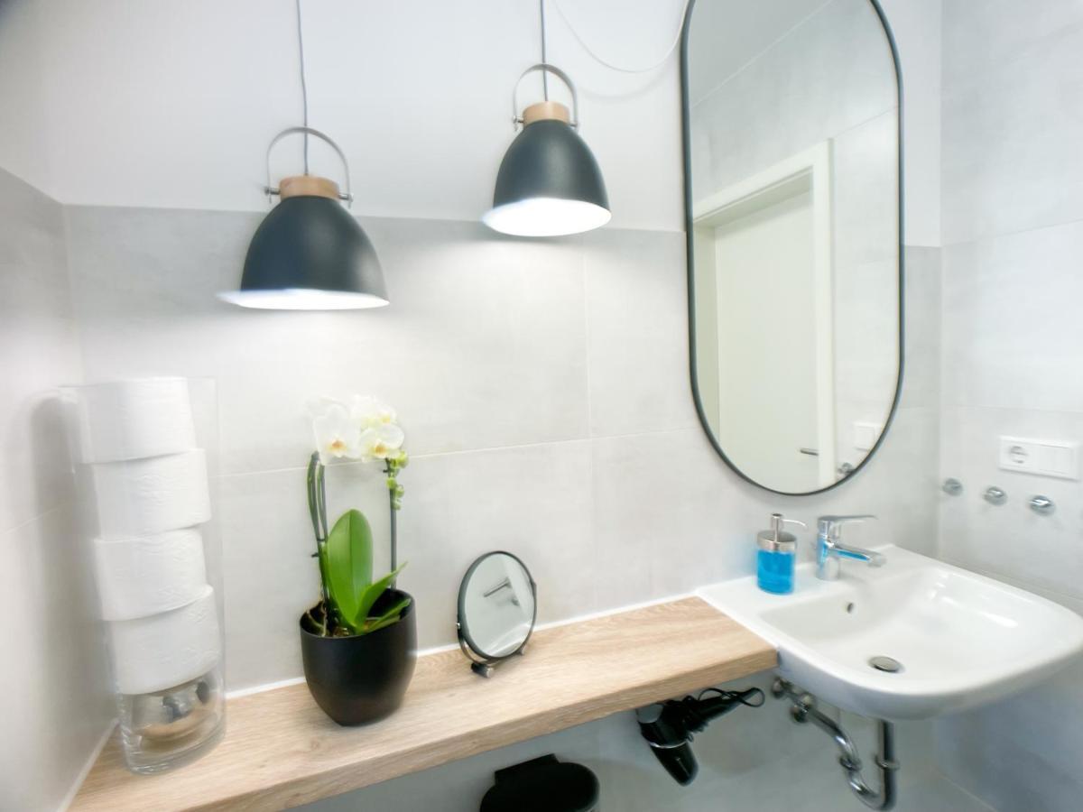 M-Style 01 Apartment Mit Terrasse Und Gasgrill, 24H Self-Check-In, Free Parking, Netflix 뉘른베르크 외부 사진
