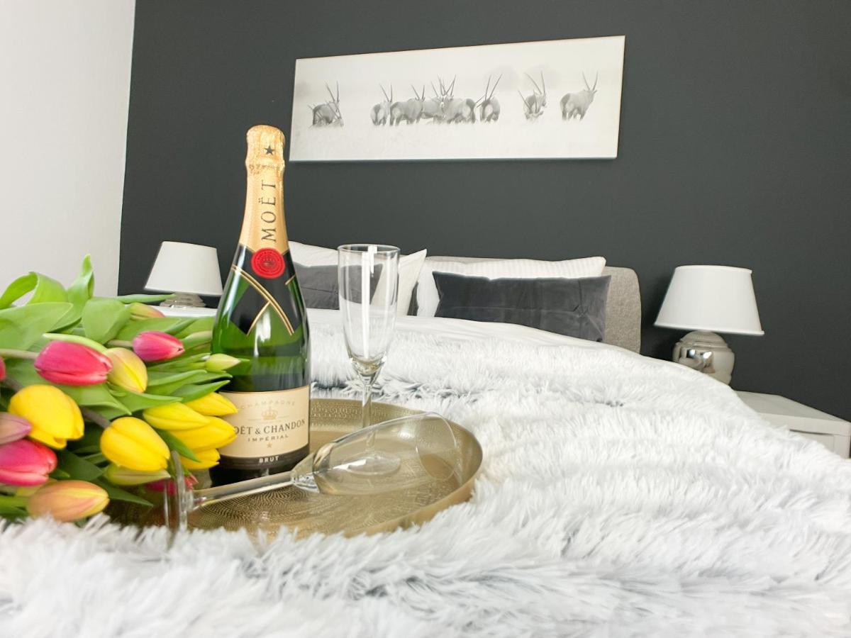 M-Style 01 Apartment Mit Terrasse Und Gasgrill, 24H Self-Check-In, Free Parking, Netflix 뉘른베르크 외부 사진