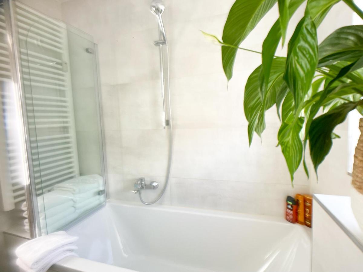 M-Style 01 Apartment Mit Terrasse Und Gasgrill, 24H Self-Check-In, Free Parking, Netflix 뉘른베르크 외부 사진